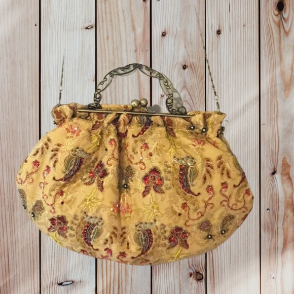 Braciano Handbags - BRACIANO  VINTAGE EMBROIDERED BEADED PURSE